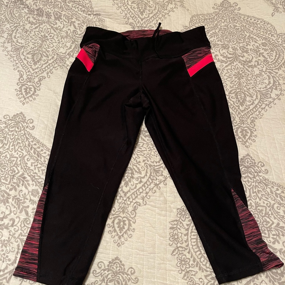 Capri workout pants